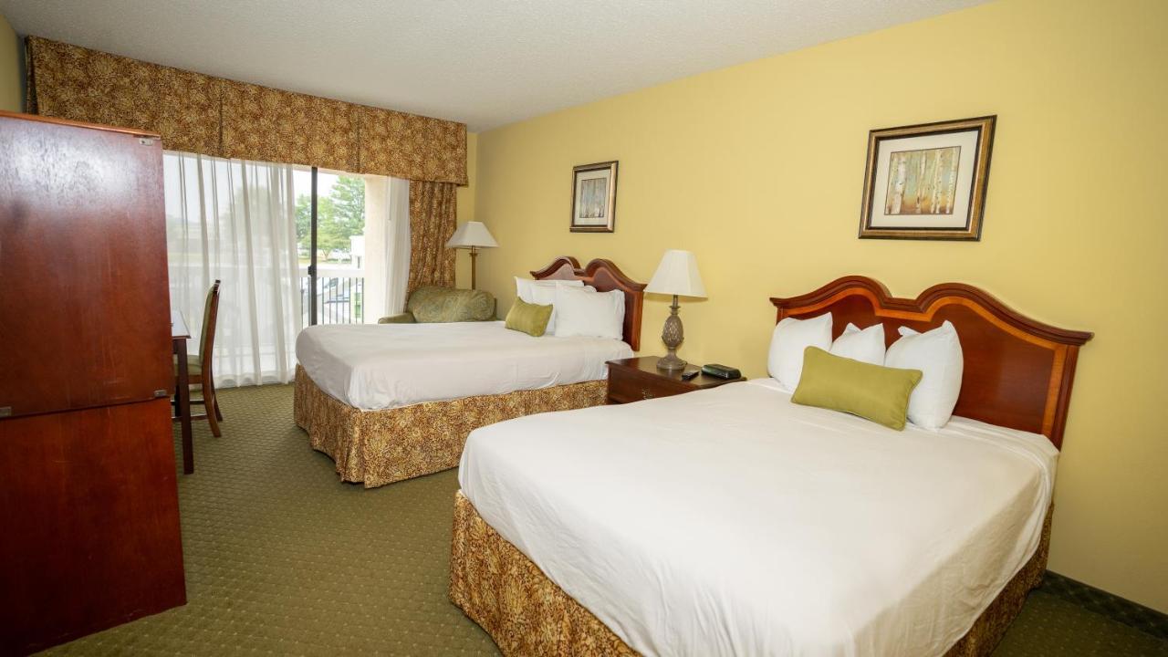 Clarion Hotel & Suites Convention Center Fredericksburg Extérieur photo